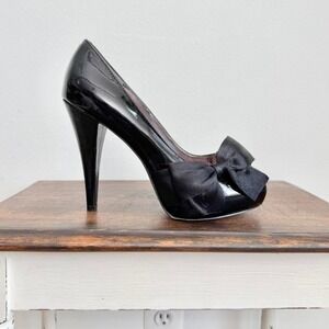 Y2K Paris Hilton black patent leather heel pink bottom size 8.5 bow
